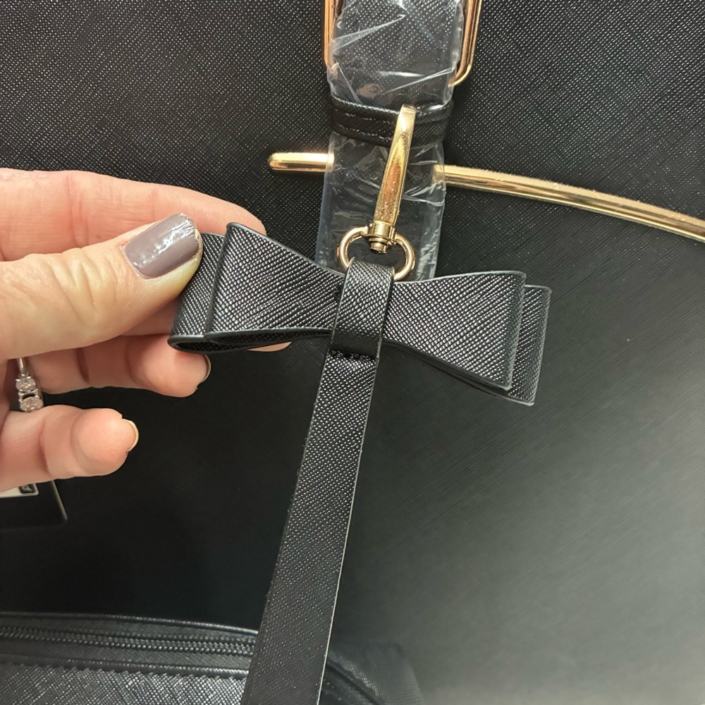 Matein Laptop Tote with USB Port AND small zippered accessory bag. - Picture 6 of 16